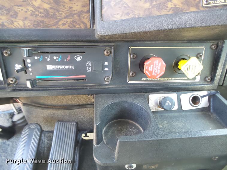 image for item DB2560 1998 Kenworth T800 silage truck