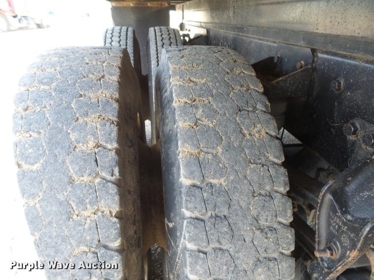 image for item DB2560 1998 Kenworth T800 silage truck