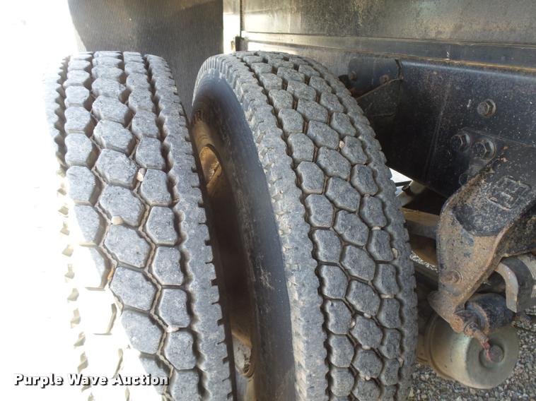 image for item DB2560 1998 Kenworth T800 silage truck