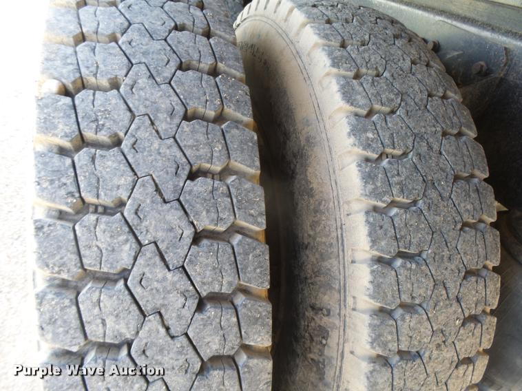 image for item DB2560 1998 Kenworth T800 silage truck