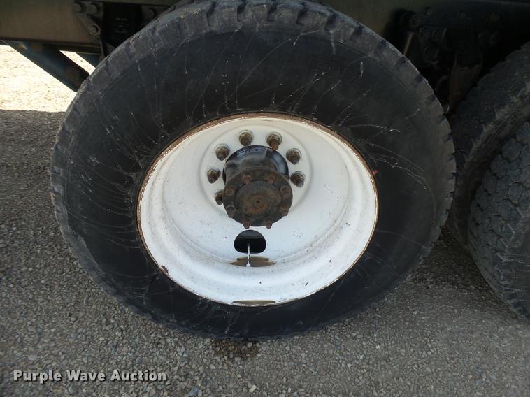 image for item DB2560 1998 Kenworth T800 silage truck