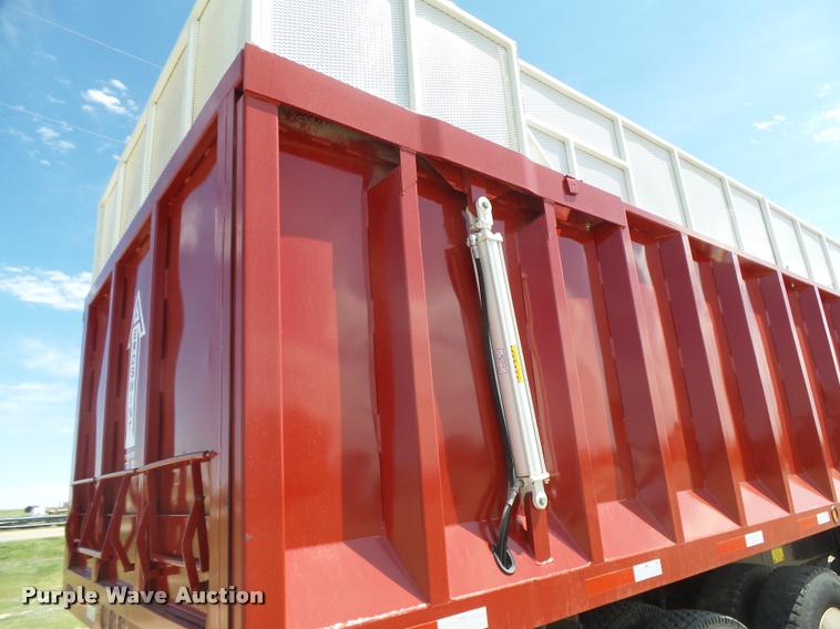 image for item DB2560 1998 Kenworth T800 silage truck