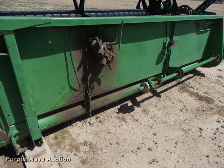 image for item DB2561 1993 John Deere 925 flex head