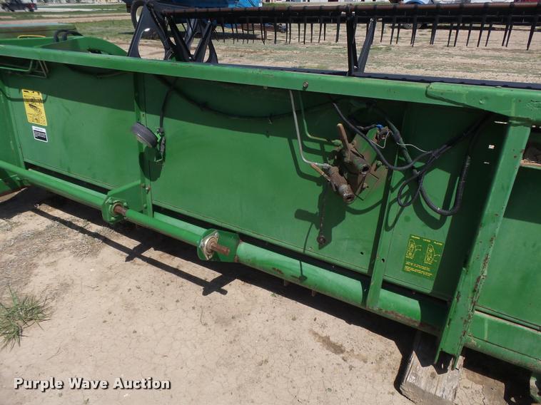 image for item DB2561 1993 John Deere 925 flex head