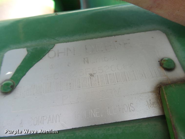 image for item DB2561 1993 John Deere 925 flex head