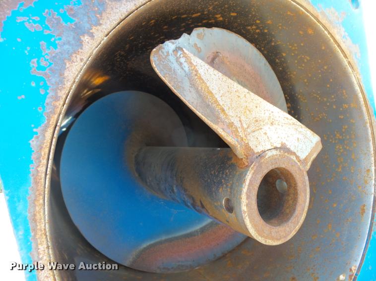 image for item DB2562 Kinze 600 grain cart