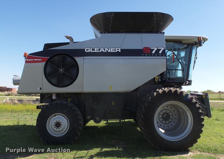 image for item DB2563 2011 Gleaner S77 Tritura Super Seven RWA combine