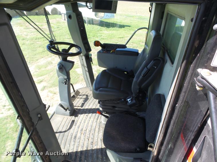 image for item DB2563 2011 Gleaner S77 Tritura Super Seven RWA combine