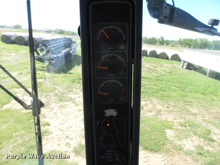 image for item DB2563 2011 Gleaner S77 Tritura Super Seven RWA combine