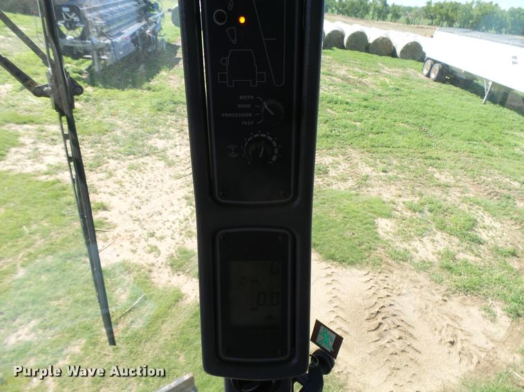 image for item DB2563 2011 Gleaner S77 Tritura Super Seven RWA combine