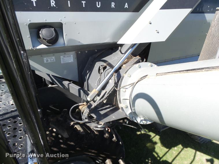 image for item DB2563 2011 Gleaner S77 Tritura Super Seven RWA combine