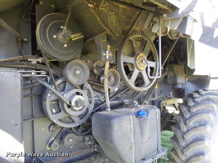 image for item DB2563 2011 Gleaner S77 Tritura Super Seven RWA combine