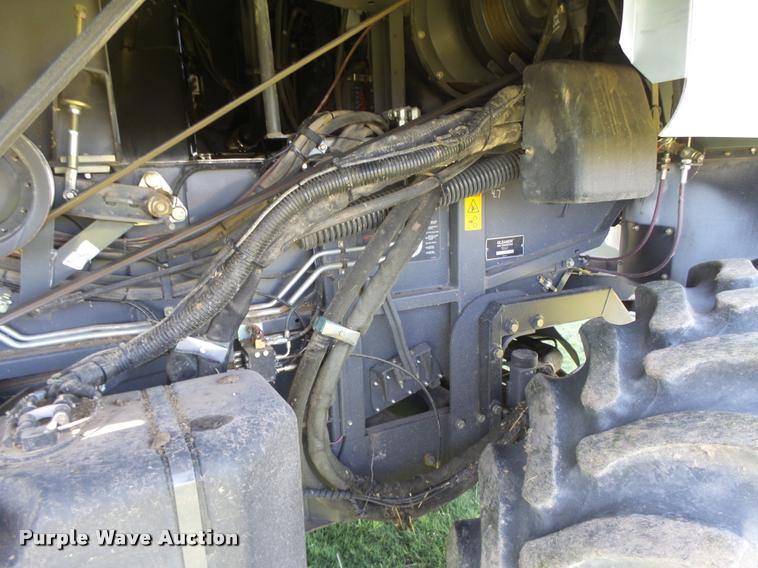 image for item DB2563 2011 Gleaner S77 Tritura Super Seven RWA combine