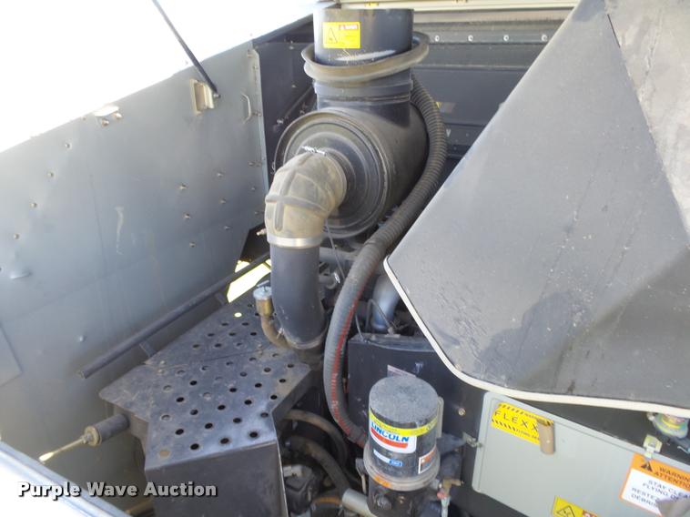 image for item DB2563 2011 Gleaner S77 Tritura Super Seven RWA combine