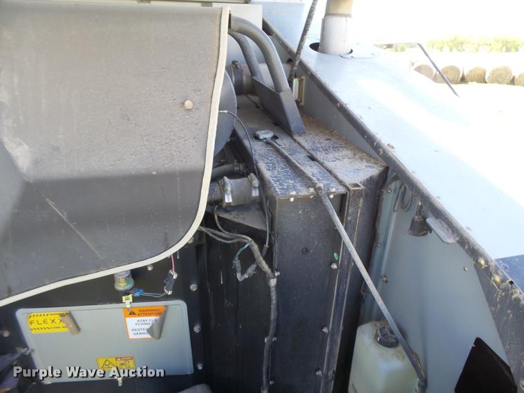 image for item DB2563 2011 Gleaner S77 Tritura Super Seven RWA combine