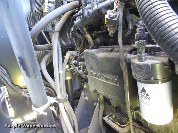 image for item DB2563 2011 Gleaner S77 Tritura Super Seven RWA combine