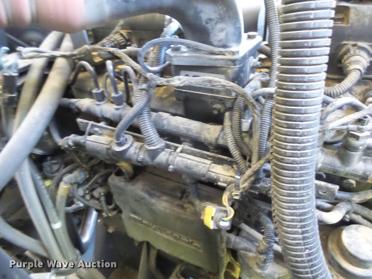 image for item DB2563 2011 Gleaner S77 Tritura Super Seven RWA combine