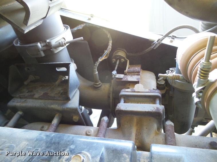 image for item DB2563 2011 Gleaner S77 Tritura Super Seven RWA combine