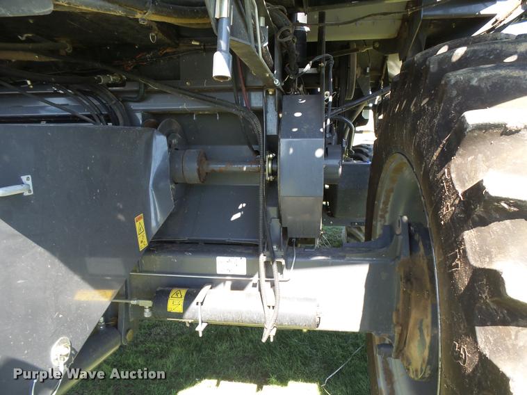 image for item DB2563 2011 Gleaner S77 Tritura Super Seven RWA combine