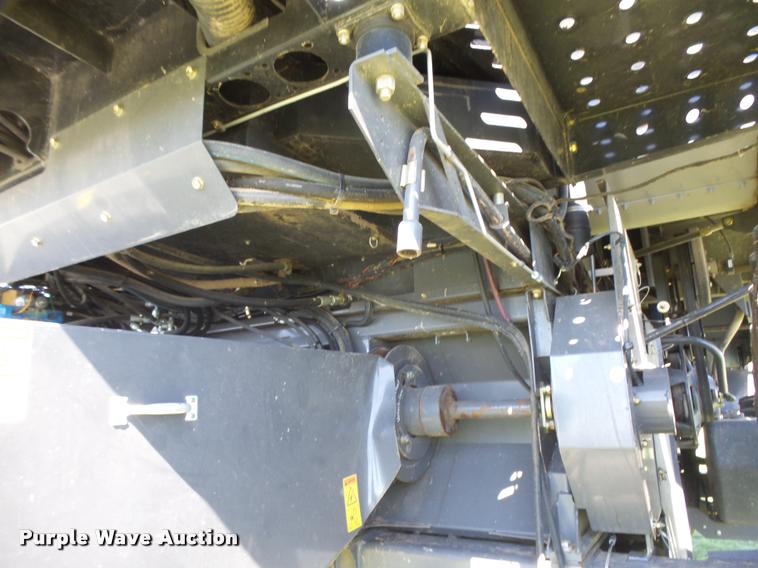 image for item DB2563 2011 Gleaner S77 Tritura Super Seven RWA combine