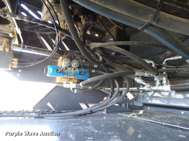 image for item DB2563 2011 Gleaner S77 Tritura Super Seven RWA combine