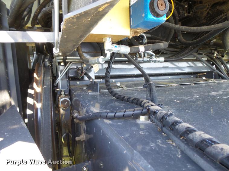 image for item DB2563 2011 Gleaner S77 Tritura Super Seven RWA combine