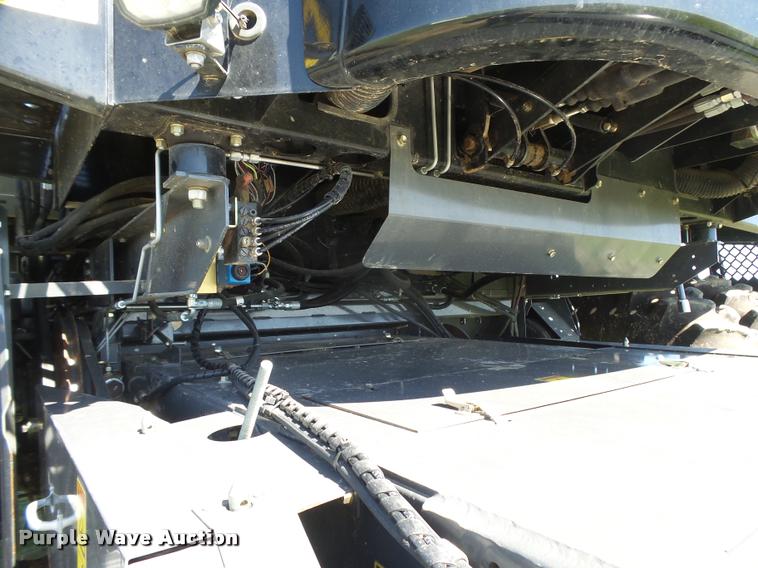 image for item DB2563 2011 Gleaner S77 Tritura Super Seven RWA combine