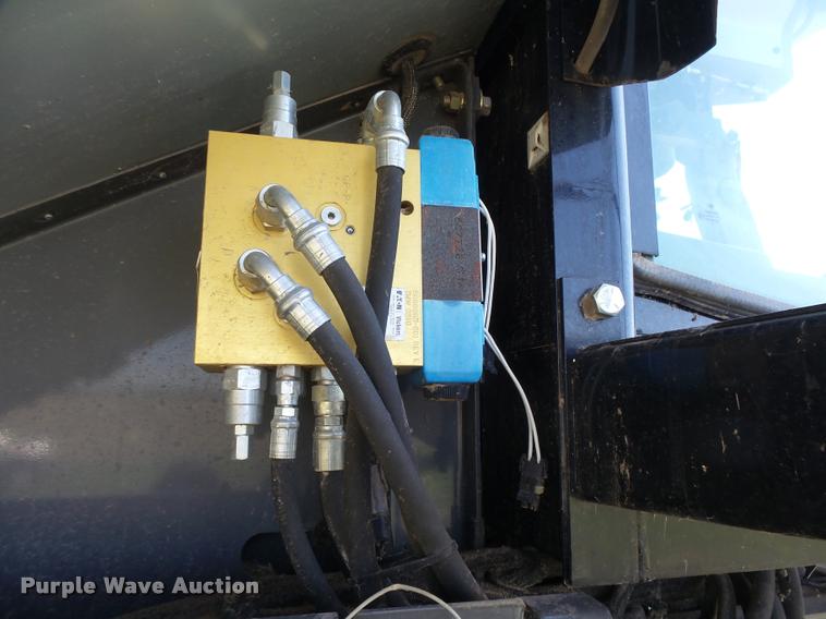 image for item DB2563 2011 Gleaner S77 Tritura Super Seven RWA combine