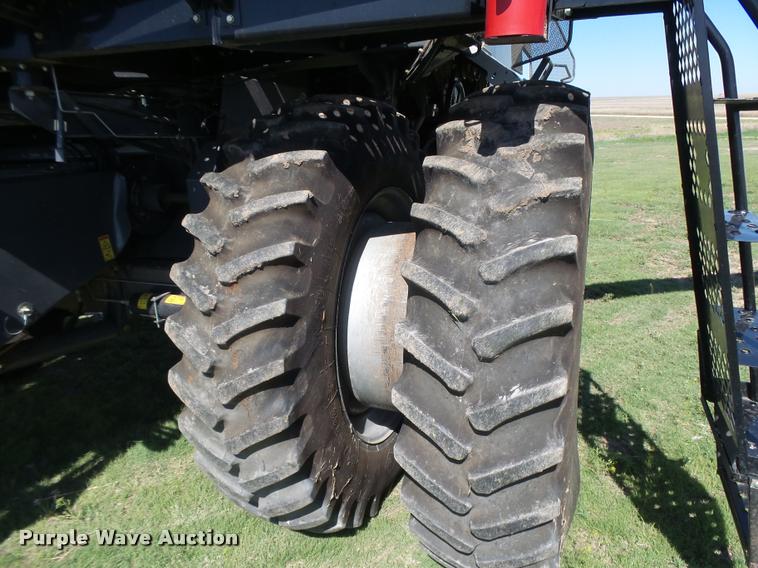 image for item DB2563 2011 Gleaner S77 Tritura Super Seven RWA combine