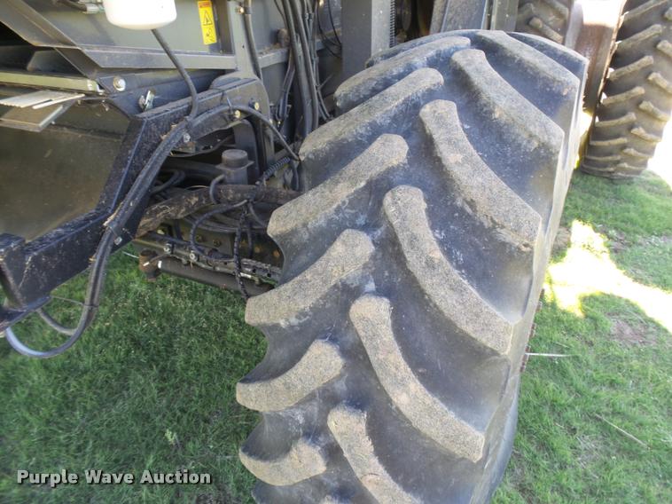 image for item DB2563 2011 Gleaner S77 Tritura Super Seven RWA combine