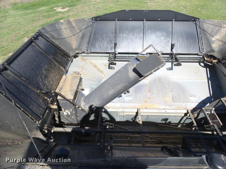 image for item DB2563 2011 Gleaner S77 Tritura Super Seven RWA combine