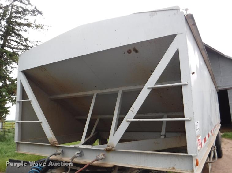 image for item DB3942 1994 Neville split hopper grain trailer