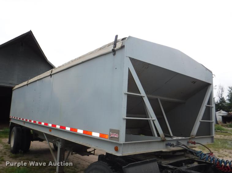 image for item DB3942 1994 Neville split hopper grain trailer