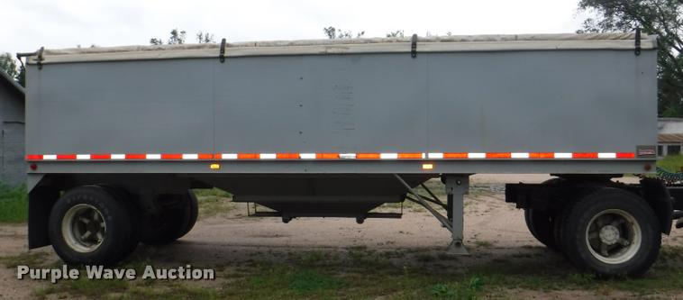 image for item DB3942 1994 Neville split hopper grain trailer