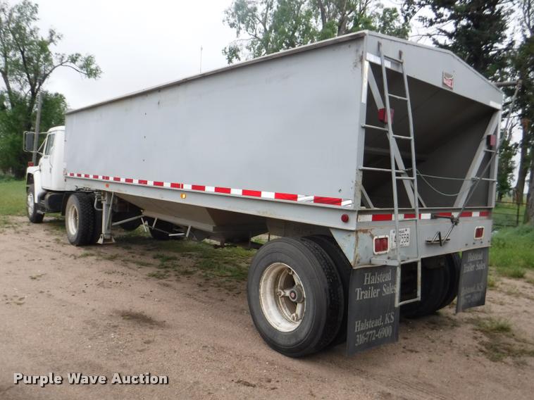 image for item DB3942 1994 Neville split hopper grain trailer