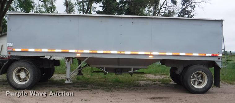 image for item DB3942 1994 Neville split hopper grain trailer