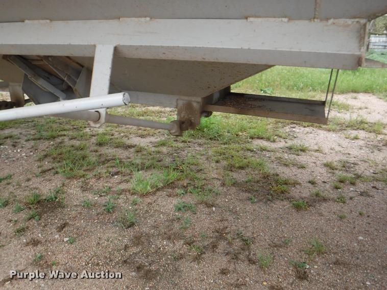 image for item DB3942 1994 Neville split hopper grain trailer