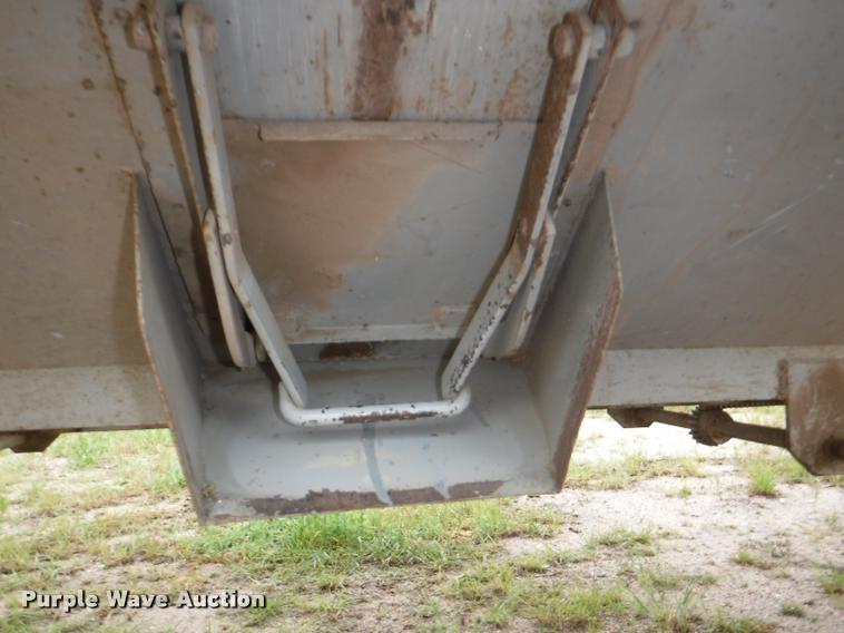 image for item DB3942 1994 Neville split hopper grain trailer