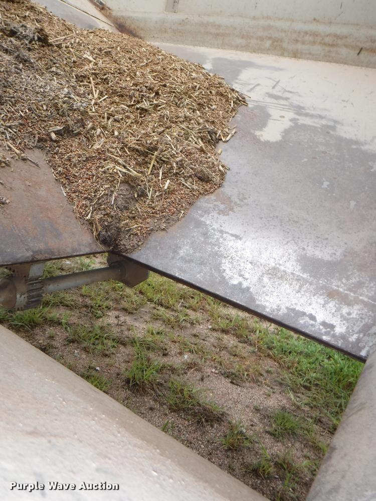 image for item DB3942 1994 Neville split hopper grain trailer