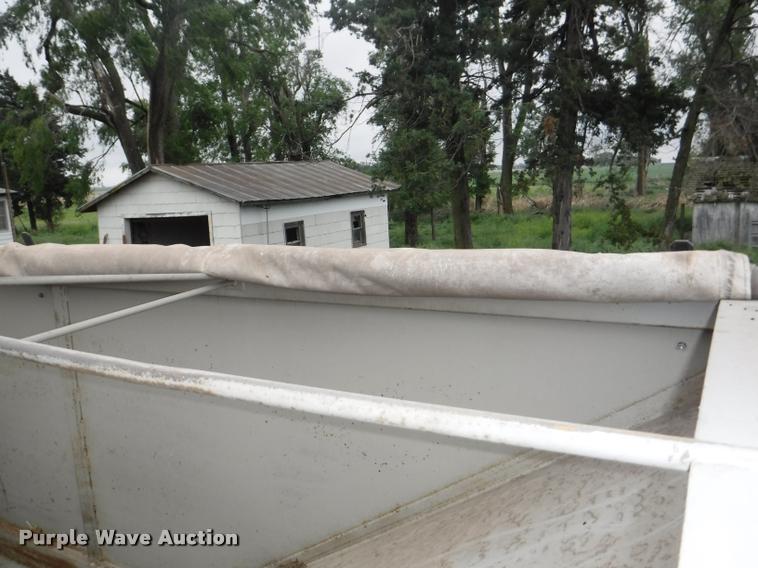 image for item DB3942 1994 Neville split hopper grain trailer