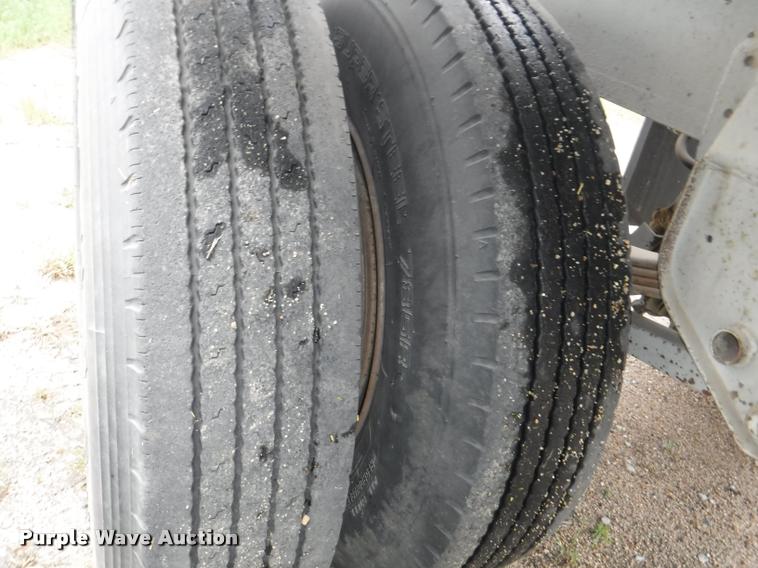 image for item DB3942 1994 Neville split hopper grain trailer