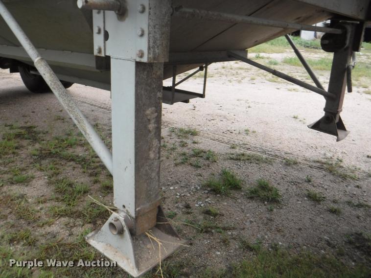 image for item DB3942 1994 Neville split hopper grain trailer