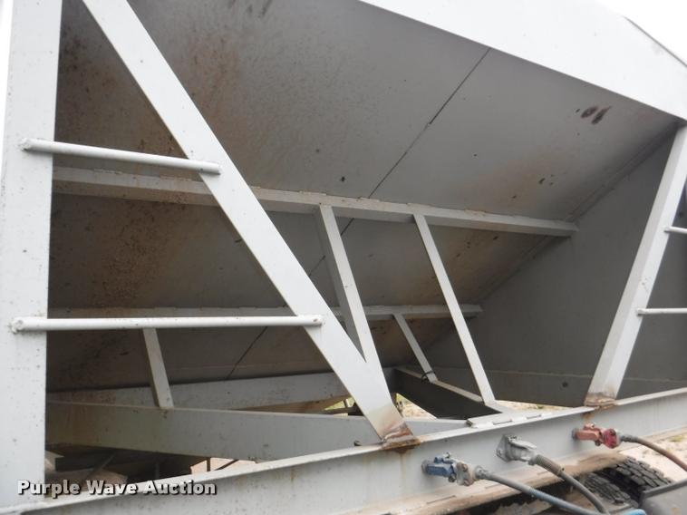 image for item DB3942 1994 Neville split hopper grain trailer