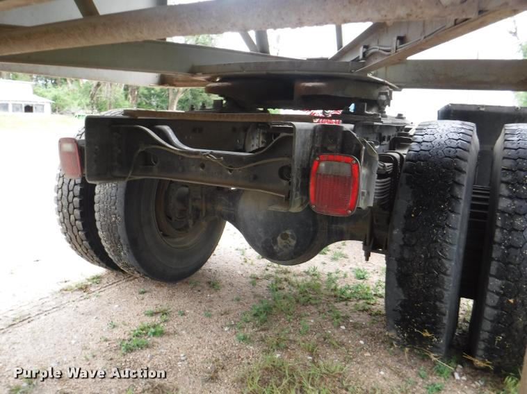 image for item DB3943 1987 International S1955 semi truck