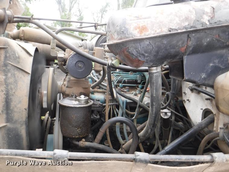 image for item DB3943 1987 International S1955 semi truck