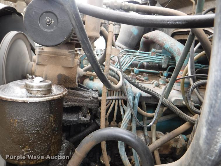 image for item DB3943 1987 International S1955 semi truck