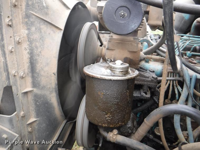 image for item DB3943 1987 International S1955 semi truck