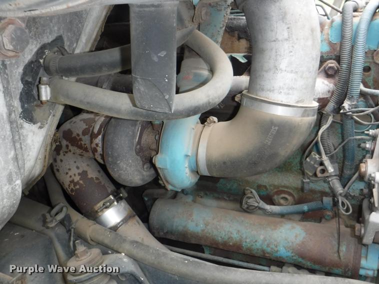 image for item DB3943 1987 International S1955 semi truck