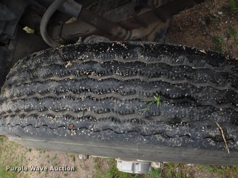 image for item DB3943 1987 International S1955 semi truck