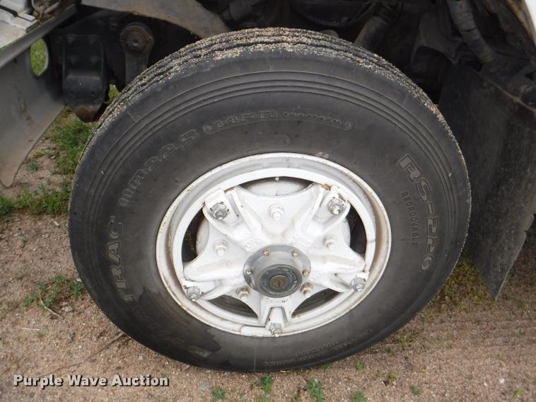 image for item DB3943 1987 International S1955 semi truck